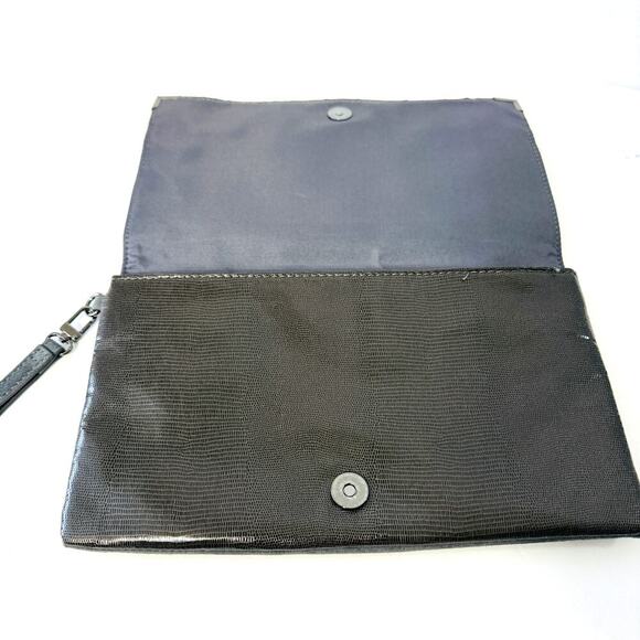 Elegant Black Suede Clutch Purse with Wrist Strap & Interior Zip Pocket - Chic! - Picture 3 of 4